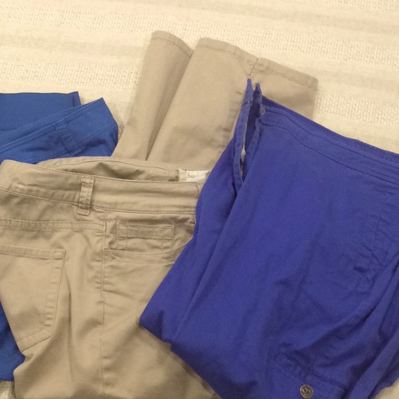 Chico’s Bundle Size 1.5 Two capris and 1 Pants - Picture 1 of 11